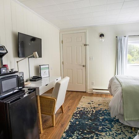 Welshpool Friars Bay Inn & Cottages חדר תמונה