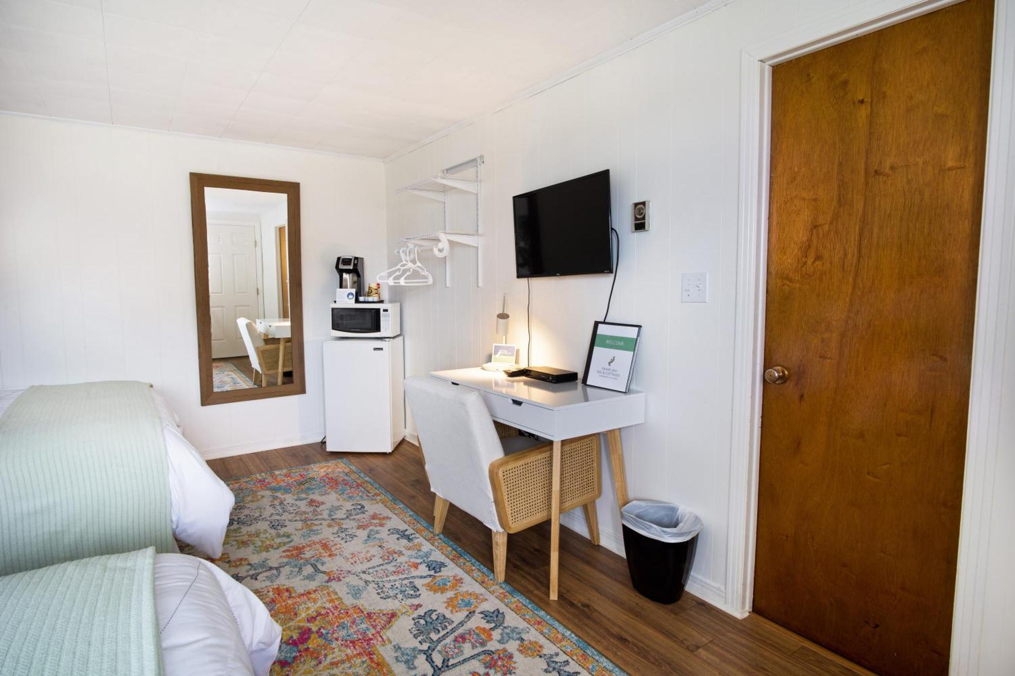 Welshpool Friars Bay Inn & Cottages חדר תמונה